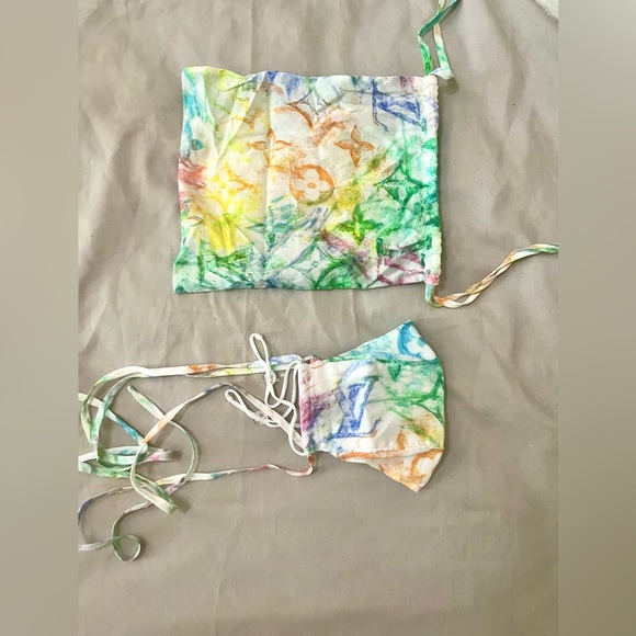 Louis Vuitton pastel face mask - Picture 2 of 3